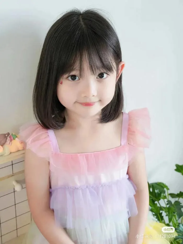 10+ Kiểu Tóc Mái Cho Bé Gái Siêu Xinh Và Cách Cắt, Tết Tại Nhà Cực Dễ