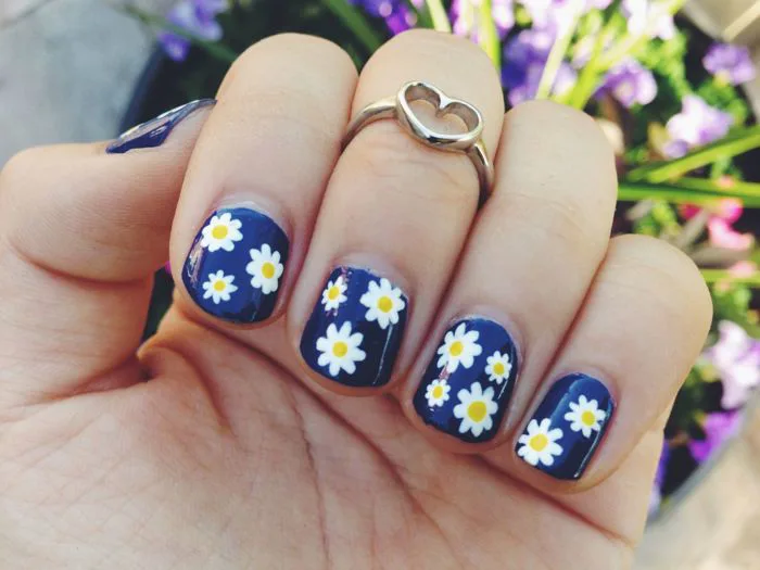 3 mẫu nail đẹp cho bạn gái ngày 20 10