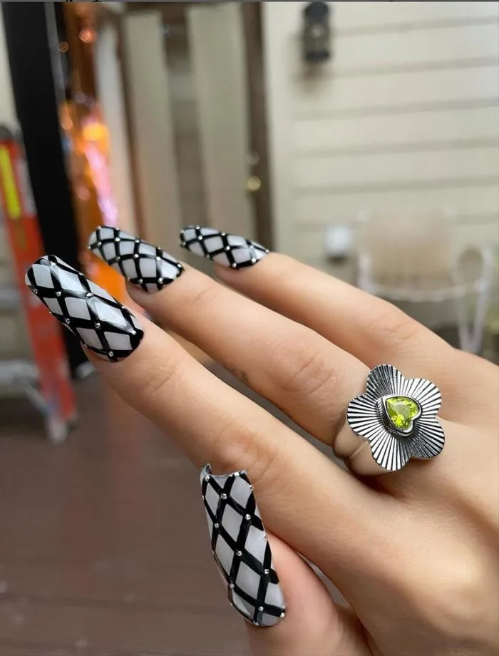 Những mẫu nail lấy cảm hứng từ người nổi tiếng bạn nên diện vào ngày 8.3 này