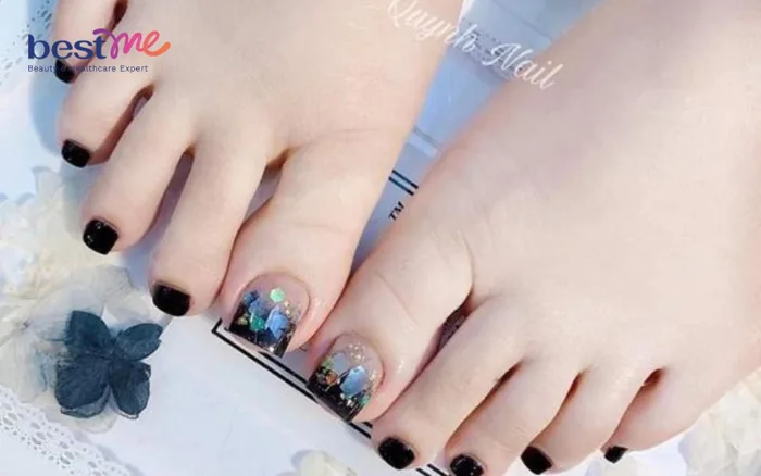 Top 30+ mẫu móng chân ẩn xà cừ đẹp 2025 đơn giản nhưng vẫn ấn tượng