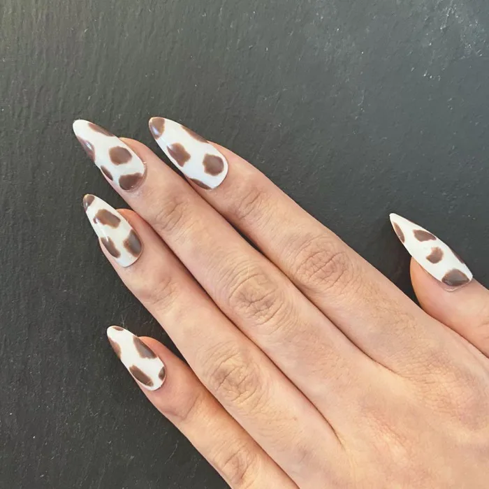 Những mẫu nail bò sữa đẹp, độc đáo và “hot trend” 2023