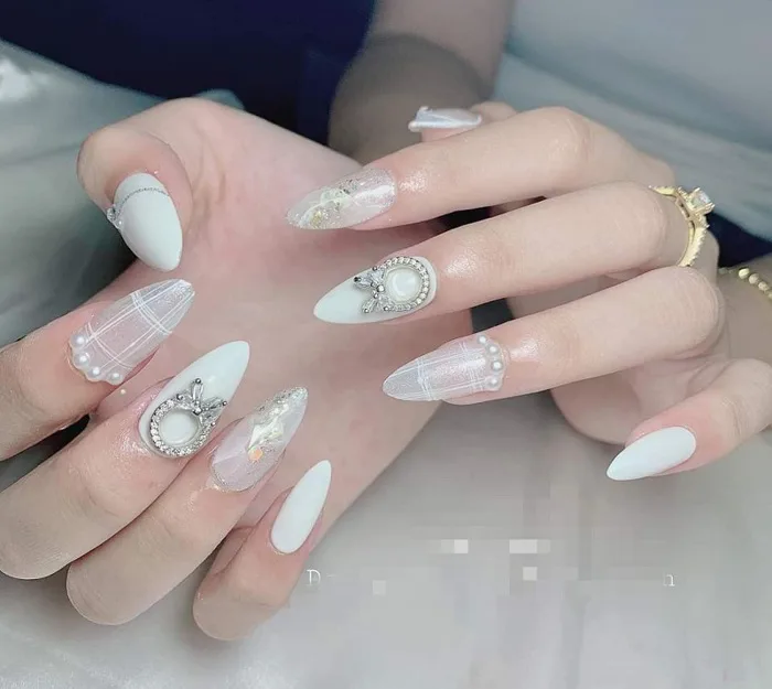 Top 50+ Mẫu Nail Cô Dâu Thanh Lịch Giúp Nàng Nổi Bật