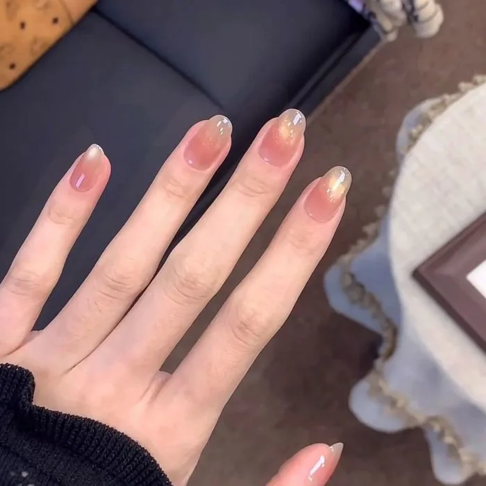 A051- Mẫu nail hot trend INS , hiệu ứng mắt mèo chuyển màu cao cấp kết hợp  hạt thủy tinh phản quang, tôn da trắng cho