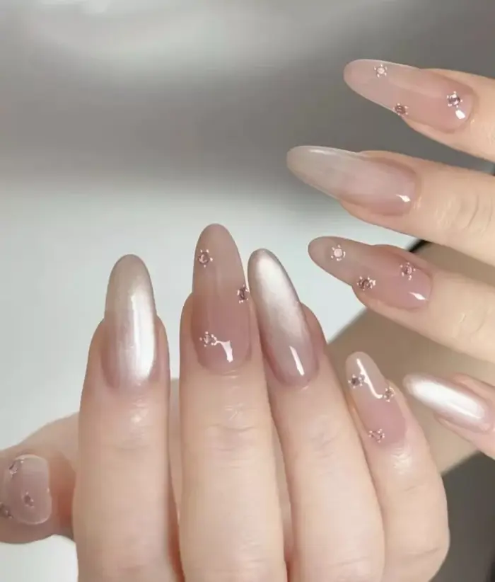 Chọn mẫu nail cô dâu HOT TREND cho nàng dâu hiện đại