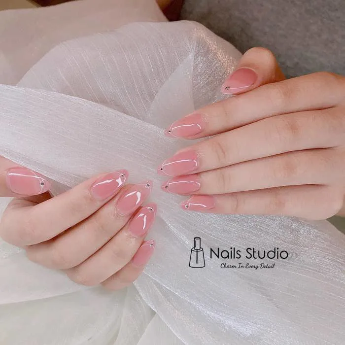 Top 25 mẫu nail đơn giản sang trọng cho chị em – Nails Studio