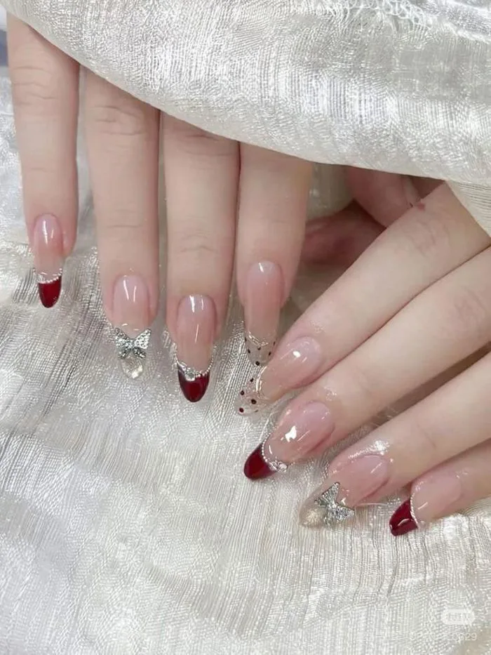 Diện ngay nail french đỏ vừa sang chảnh lại thời thượng chẳng lo kén da