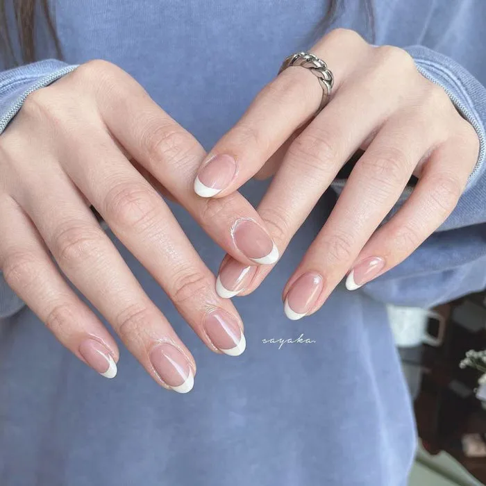 Xu hướng sơn đầu móng - french nail đỉnh nhất mà bạn phải biết. french-nail -co-ban-4-b001f9c2