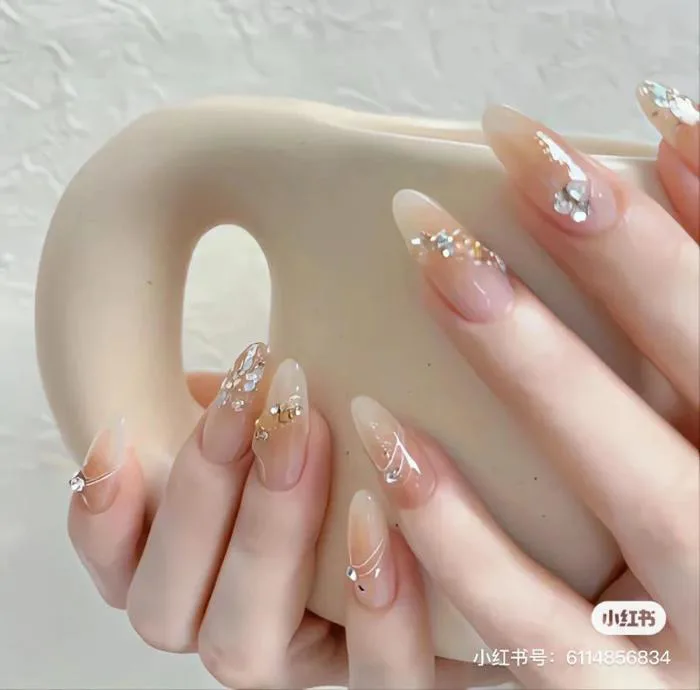 99+ Mẫu nail đơn giản nhẹ nhàng, tôn da cho nàng 2026