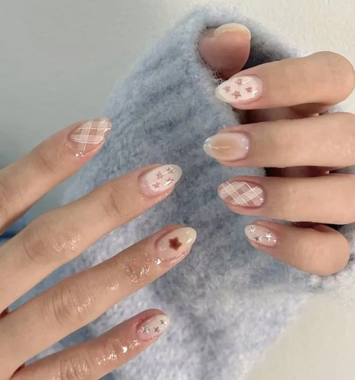 35+ Mẫu nail caro đẹp kiểu mới ấn tượng xinh xắn cho chị em