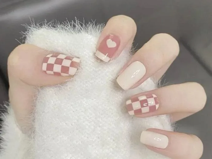 25+ Mẫu Nail Caro Đẹp, Độc Đáo, Trendy Cho Các Nàng 2025 – Kềm Nghĩa -  Nghia Nippers