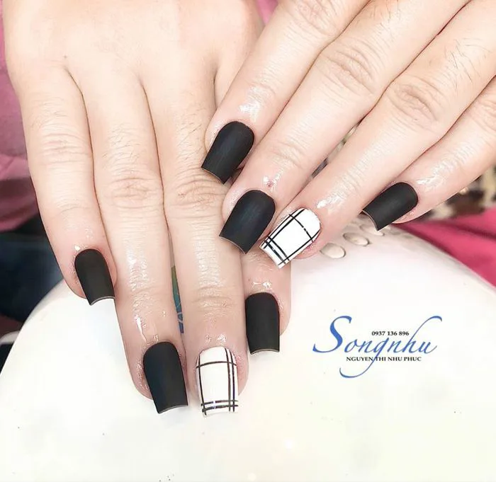 Nail Kẻ Sọc Đơn Giản Nhà Song Như