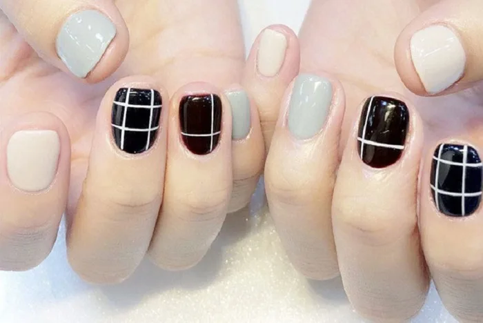 Những mẫu nail kẻ đẹp hot trend 2025
