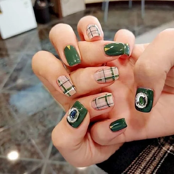 100+ Mẫu nail kẻ sọc đẹp vui nhộn và dễ thương - Zicxa
