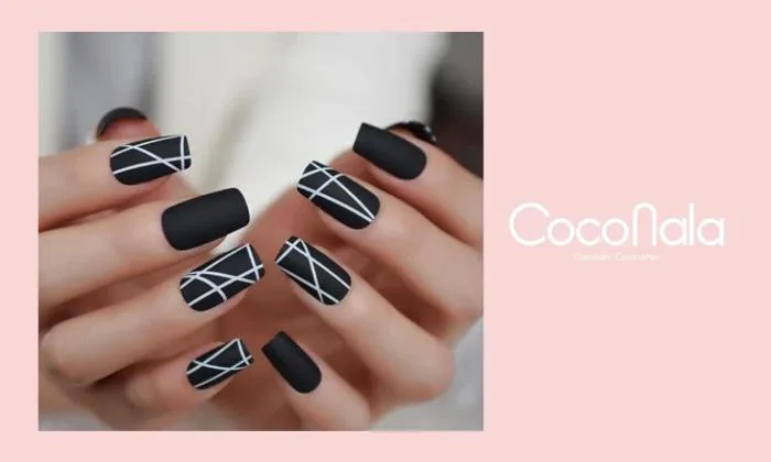 Điểm danh những mẫu nail kẻ sọc đẹp không thể bỏ qua