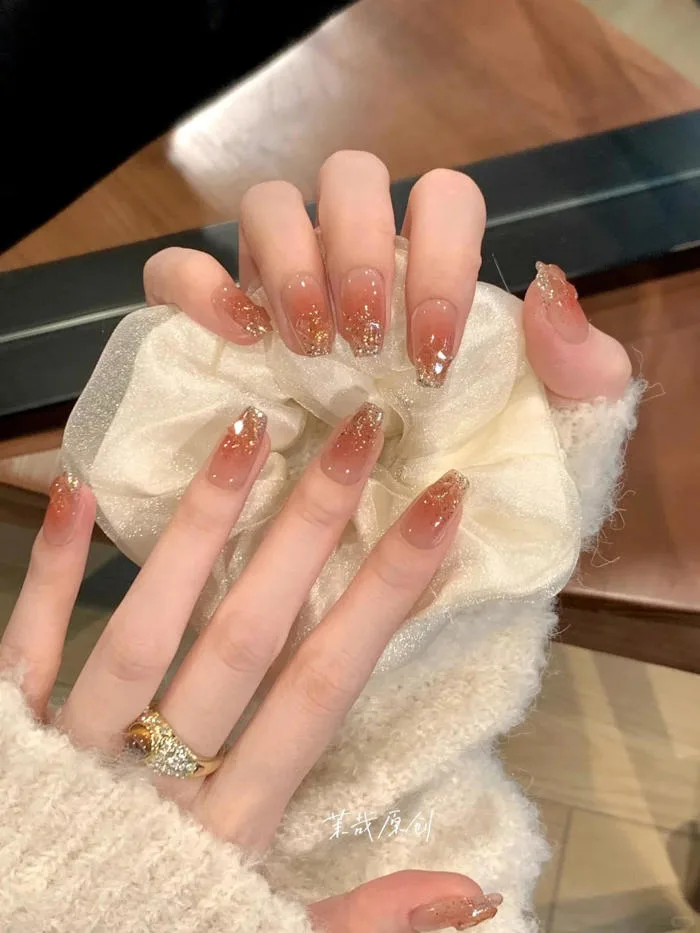 15+ Mẫu Nail Kim Tuyến Đẹp Lấp Lánh Khiến Nàng Mê Mẩn
