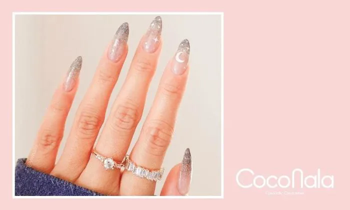 10+ mẫu nail kim tuyến đơn giản mà đẹp lung linh cho mùa lễ