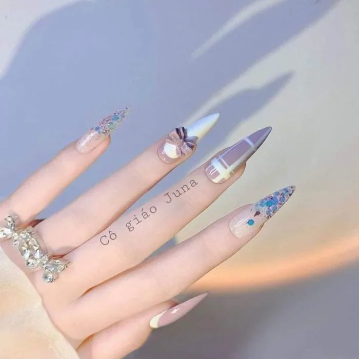 Móng giả thiết kế theo yêu cầu-mẫu nail ẩn kim tuyến đính nơ | Lazada Việt  Nam