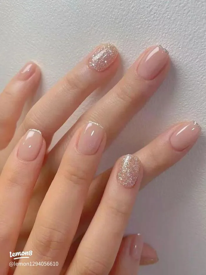 20+ mẫu nail kim tuyến lấp lánh kiêu kỳ cho nàng mê móng đẹp