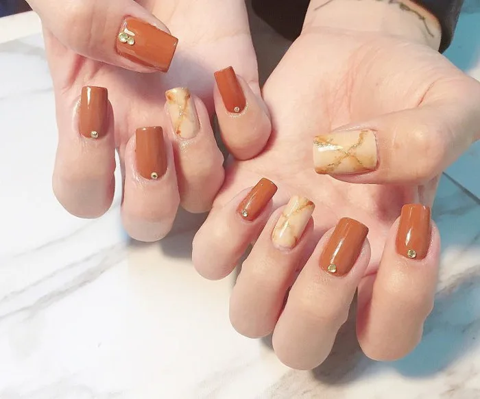 Các mẫu nail cho da ngăm đen cực hot trend 2025