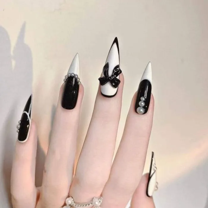 50 bộ nail màu đen sang chảnh hợp với cô nàng cá tính
