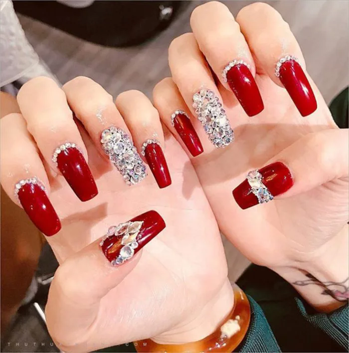 50+ mẫu nail màu đỏ nổi bật thu hút nhất