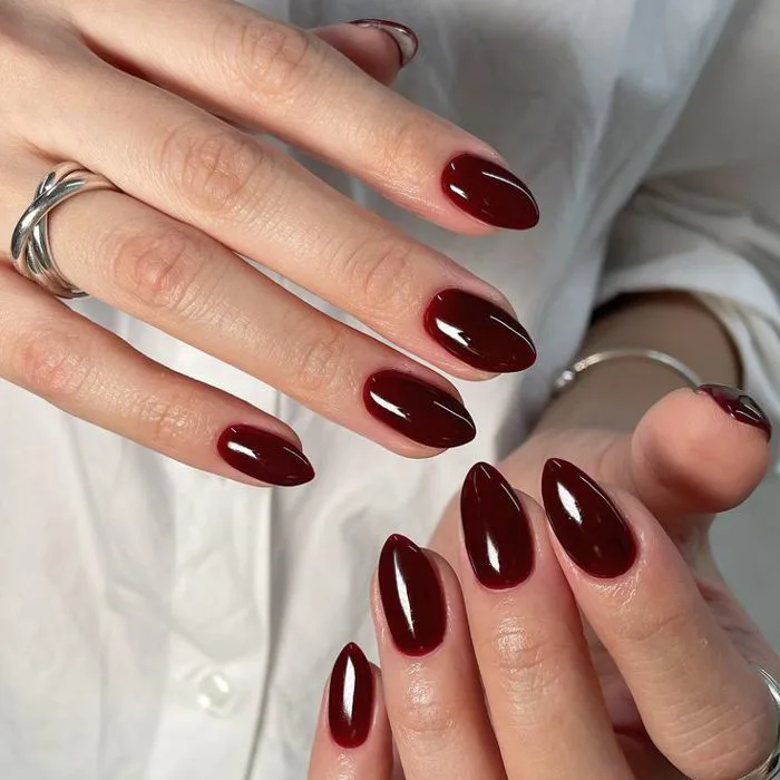 Top 30 mẫu nail đỏ vừa sang vừa đẹp lại cực kì tôn da. mau-nail -do-do-cherry-d5806557