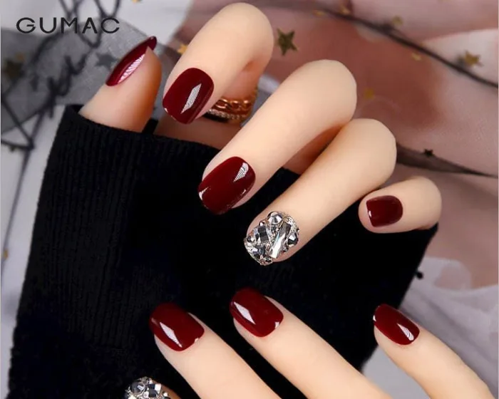 Top những mẫu nail đỏ khiến chị em ĐIÊU ĐỨNG vì quá đẹp Top những mẫu nail đỏ khiến chị em ĐIÊU ĐỨNG vì quá đẹp