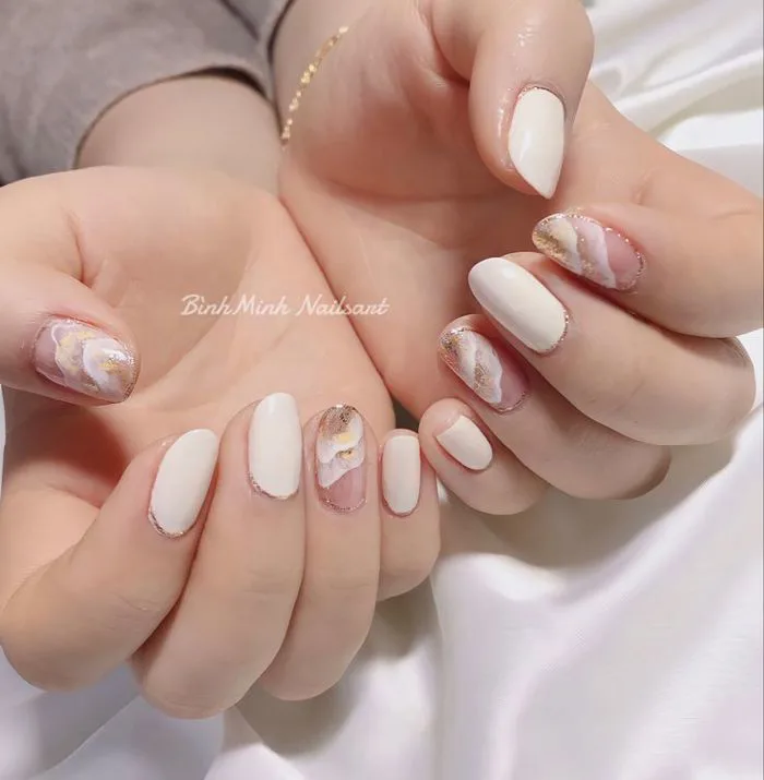 Nail trắng kem