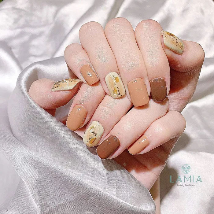 Loạt mẫu nail xinh bá cháy hợp mùa thu, chị em mau “bung lụa” ngay để có  bàn tay sang chảnh