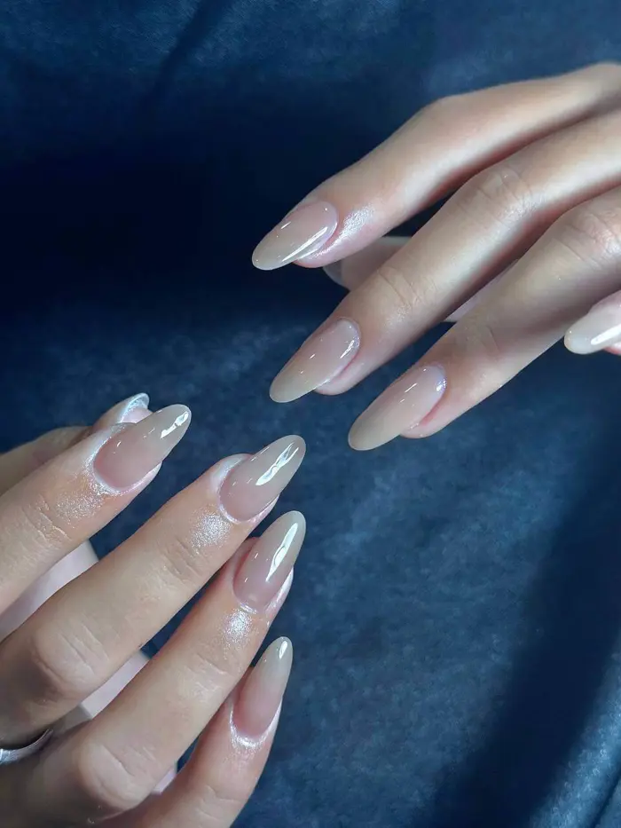 Mẫu Nail Nude Sữa Dáng Almond – Tinh Tế, Nữ Tính & Sang Trọng