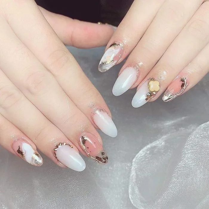 Top 20+ mẫu nail màu trắng gạo đẹp và tinh tế - ALONGWALKER