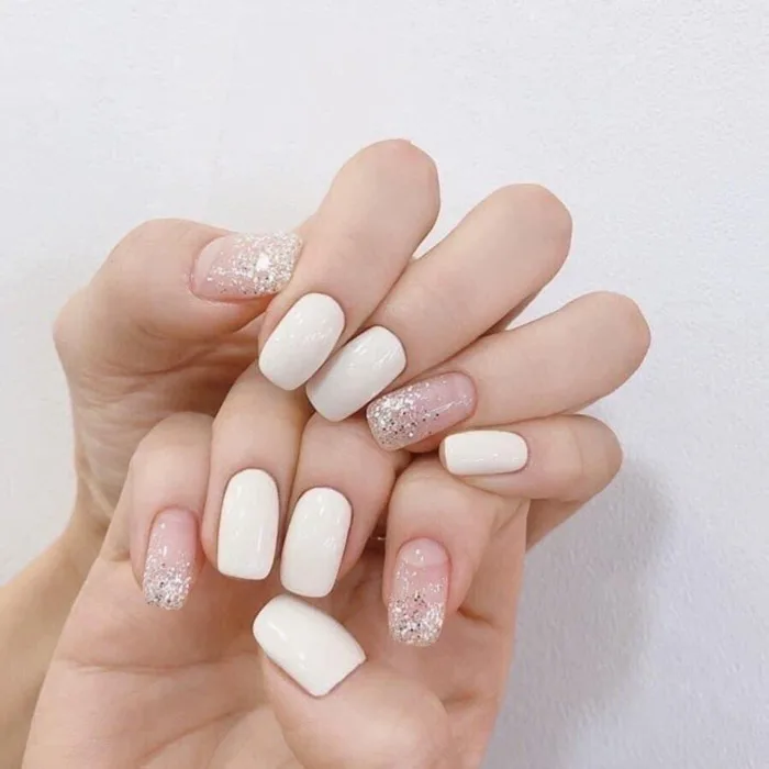 Top 17 mẫu nail màu trắng gạo ấn tượng trắng sáng tôn da