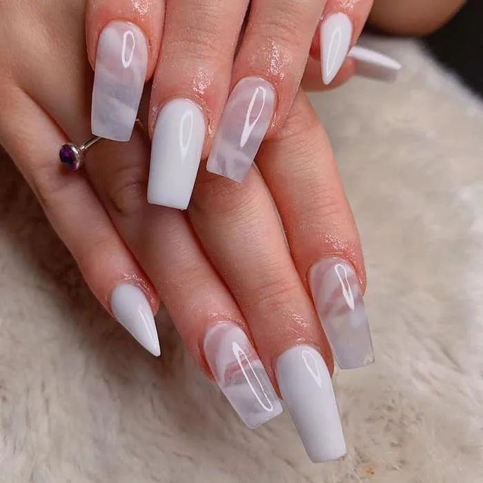 Những mẫu nail màu trắng gạo bạn không thể bỏ qua Sharon Nails