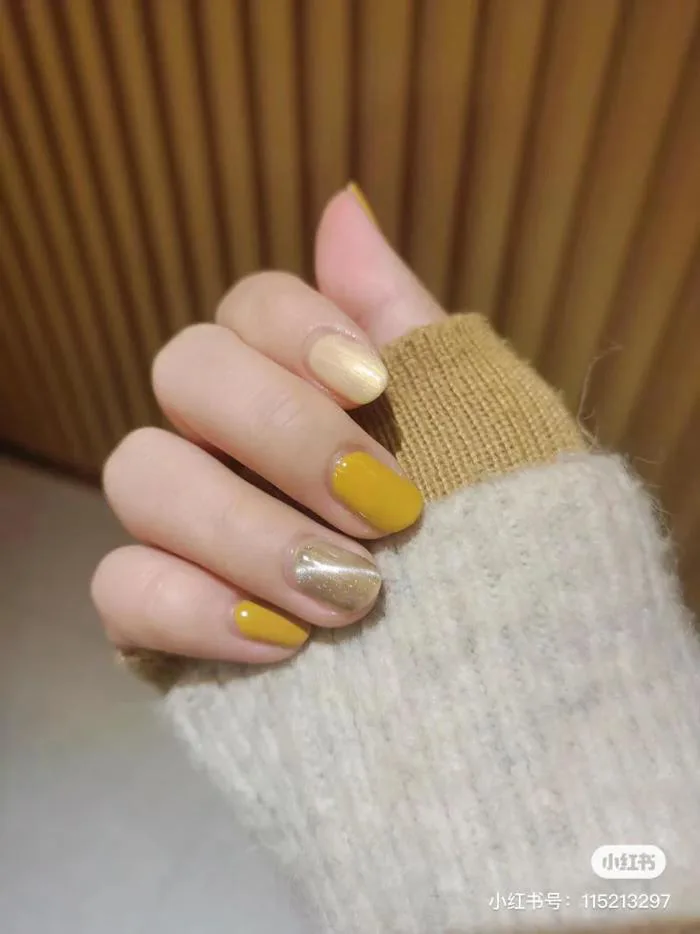 101+ Mẫu nail màu vàng xinh xắn, trẻ trung và tôn da cho nàng