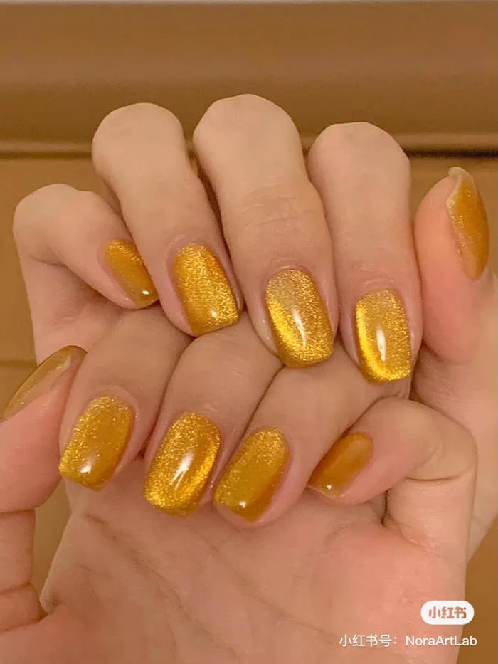 101+ Mẫu nail màu vàng xinh xắn, trẻ trung và tôn da cho nàng