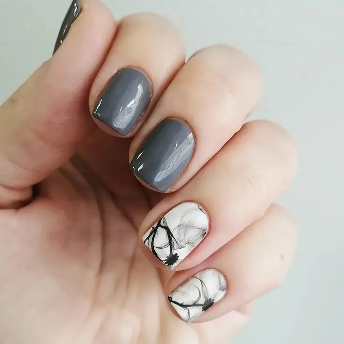 Phá cách cùng những mẫu nail màu xám sang xịn cho quý cô hiện đại