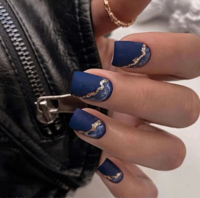 Những mẫu nail xanh nước biển trendy làm say lòng các cô nàng yêu đại dương