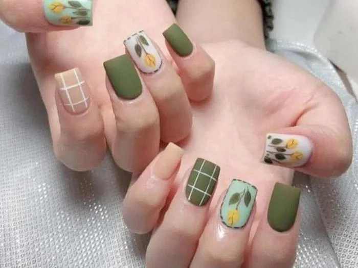 7 mẫu nail màu xanh rêu nổi bật, độc lạ được yêu thích nhất