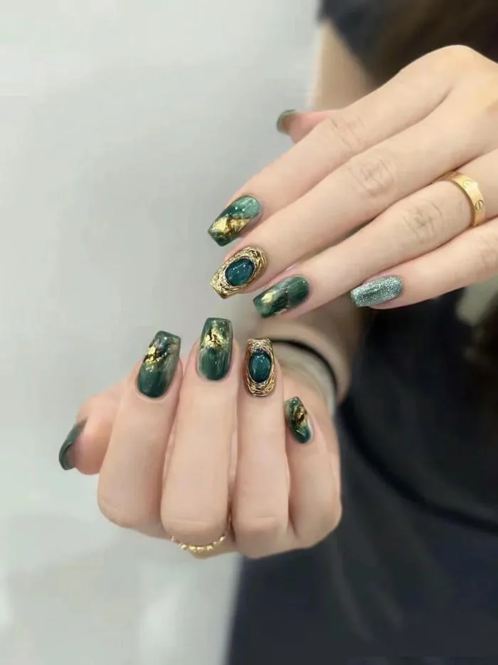 99+ Mẫu móng tay xanh rêu, mẫu nail màu xanh rêu đẹp, tôn da 2026