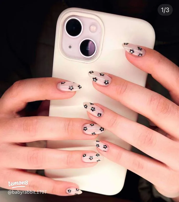 Móng hình hạnh nhân đẹp: 10 mẫu nail hạnh nhân sang xịn cho nàng