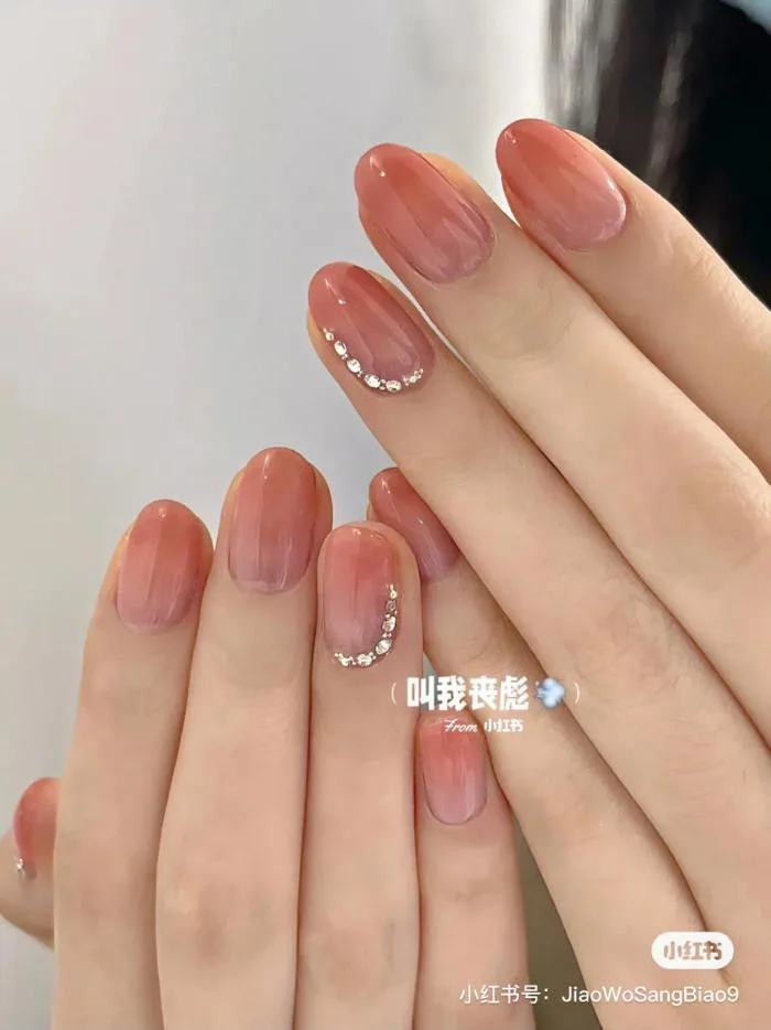99+ Mẫu nail đơn giản nhẹ nhàng, tôn da cho nàng 2026