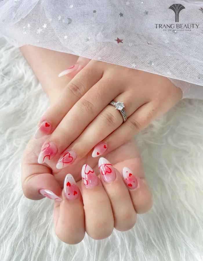 Nail Móng Nhọn Sang Chảnh: Tuyển Tập Mẫu Đẹp Cá Tính 2025