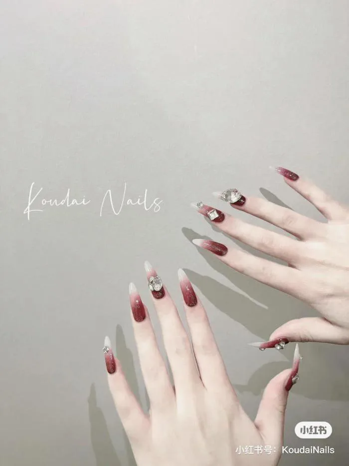 99+ mẫu nail móng nhọn tròn sang chảnh cho tay nàng thon dài điệu đà