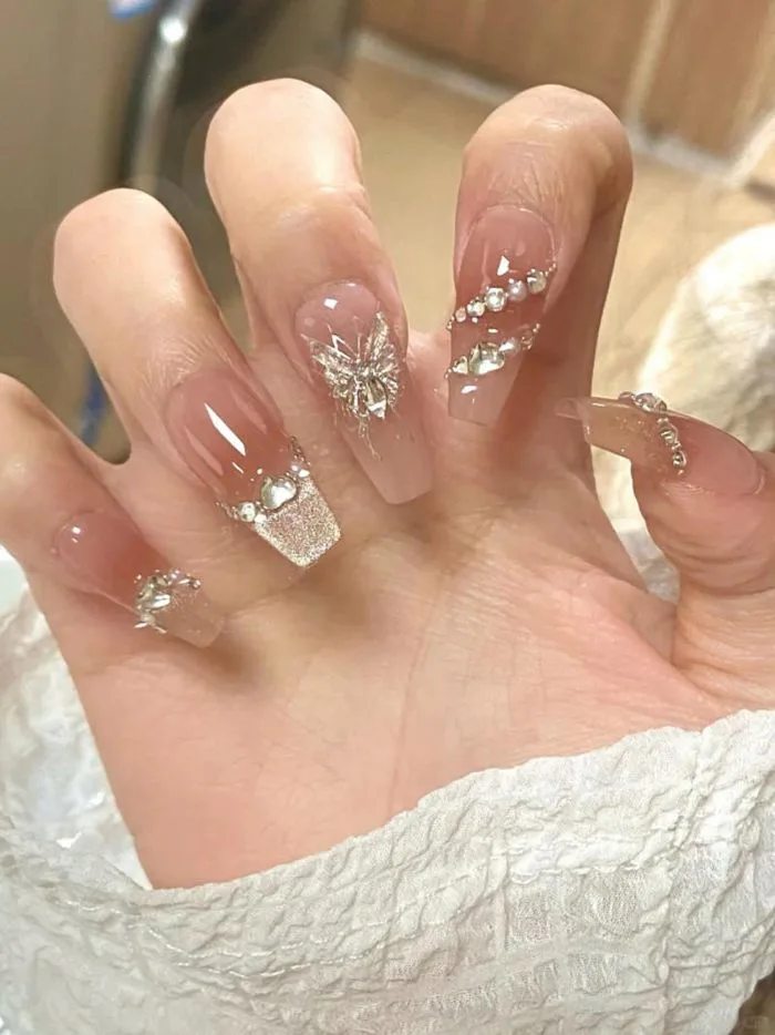 99+ Ý tưởng móng tay hình thang đẹp, nổi bật và sành điệu