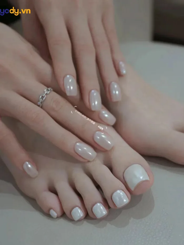 Mê mẩn với 99 mẫu nail tráng gương ngọc trai HOT TREND 2025 | Yody