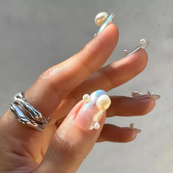 Mẫu nail cảm hứng biển cả 'chiếm sóng' xu hướng mùa hè