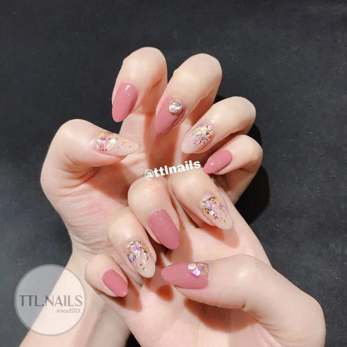 Điệu đà với mẫu nails mang hơi hướng Nhật Bản 😍😍😍 #ttlnails  ----------------------------- Dịch vụ làm móng F