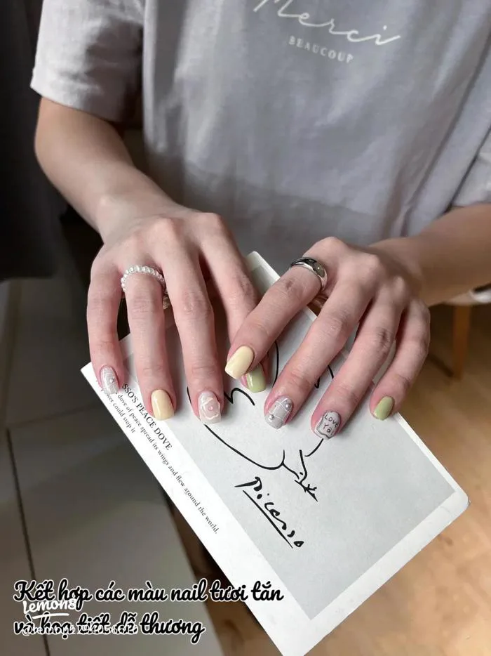 Nail họa tiết Nhật Bản xinh cho móng tay ngắn: gợi ý màu đẹp sáng da