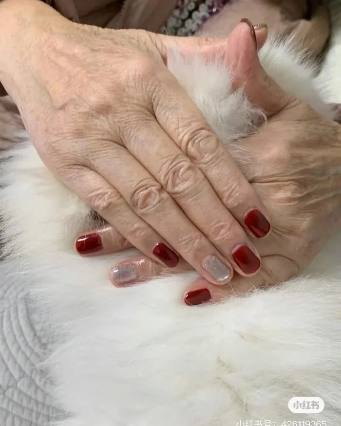 mau-nail-sang-chanh-quy-ba-1