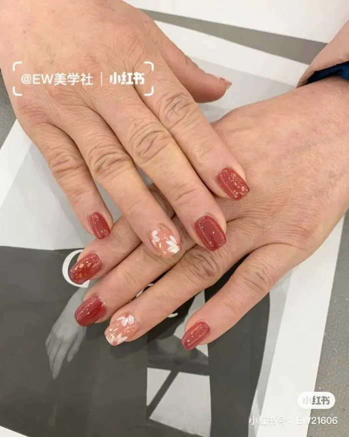 Mẫu Nail Đính Đá Cho Quý Bà U50: Phong Cách Hàn Quốc, Độc Đáo